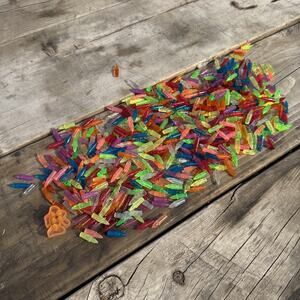 LOT of 850 LITE BRITE 80’S & 90’S Mixed Colors Plastic Pegs